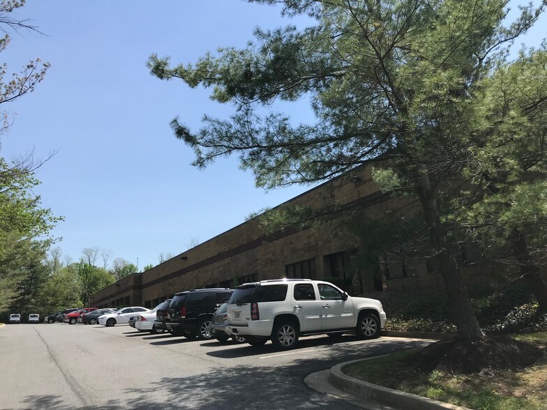 More Photos Of 8725 Bollman Pl, Savage Warehouse For Lease