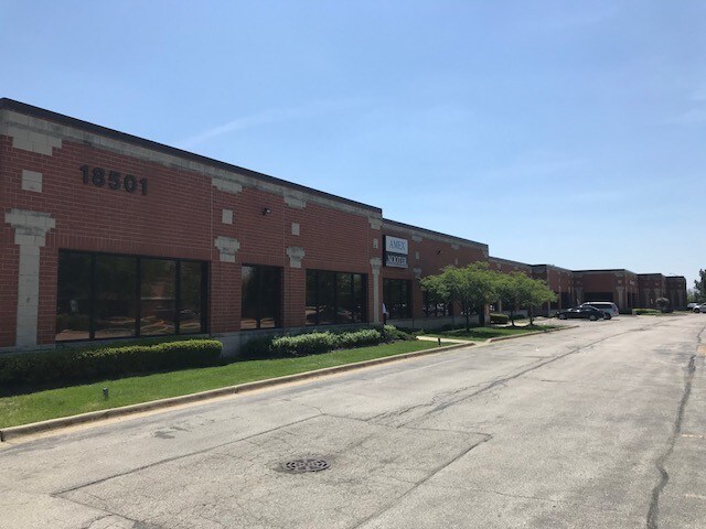 More Photos Of 18501 Maple Creek Dr, Tinley Park Office For Lease