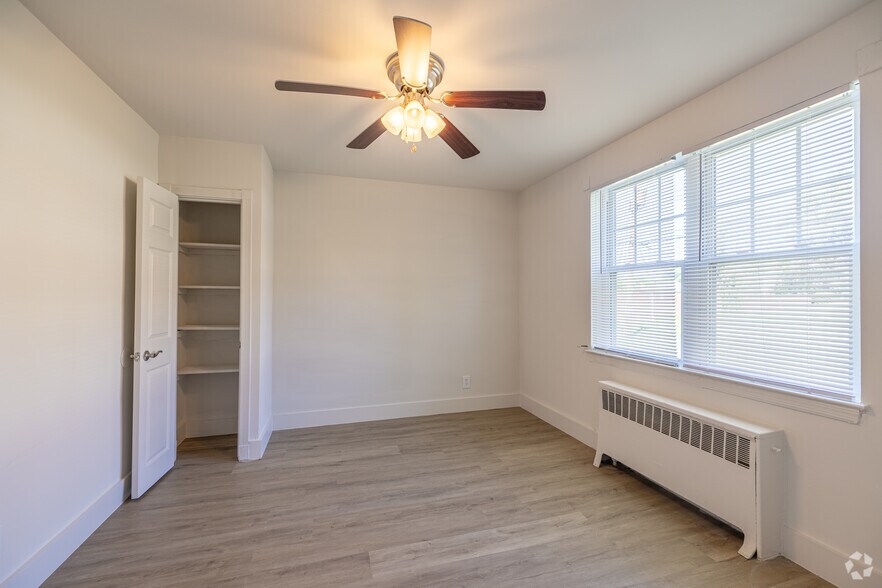 More Photos Of 1100 E Ramblewood Rd, Baltimore Apartments For Sale