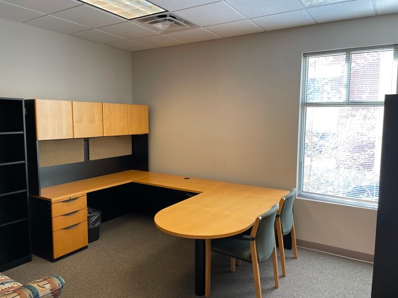 More Photos Of 400 Market St, Chapel Hill Office For Lease