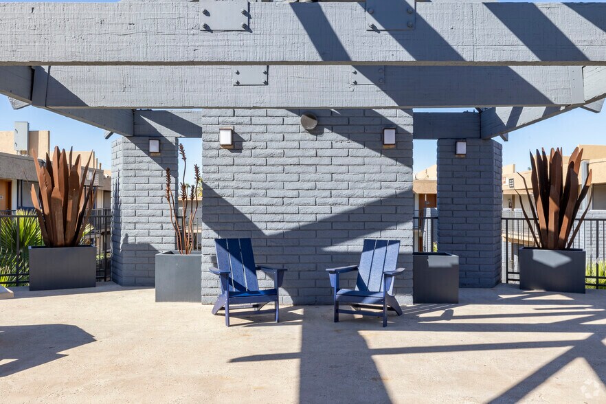 More Photos Of 1350 E Thomas Rd, Phoenix Apartments For Sale