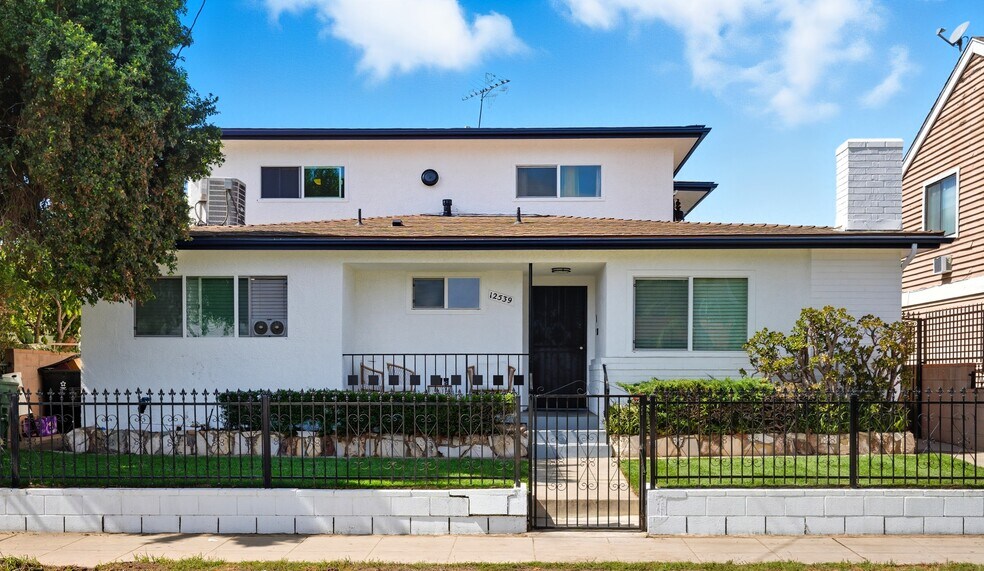 More Photos Of 12539 York Ave, Hawthorne Apartments For Sale