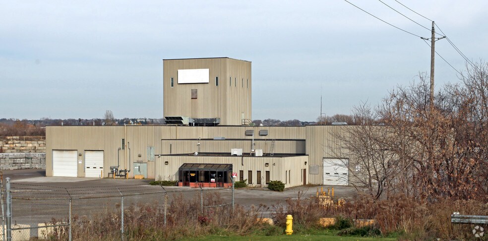 More Photos Of 1089 Nelson St, Oshawa Manufacturing For Lease