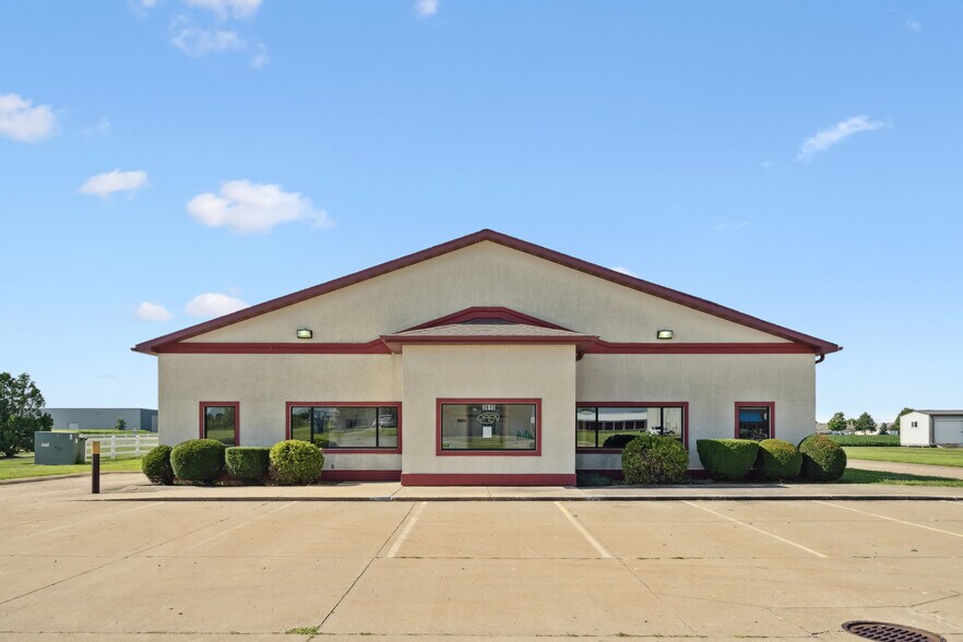 Primary Photo Of 3615 Flint Ridge Dr, Burlington Flex For Sale