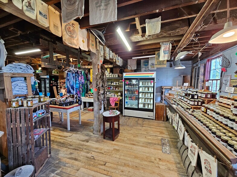 More Photos Of 8104 Bridgeton Rd, Bridgeton Specialty For Sale