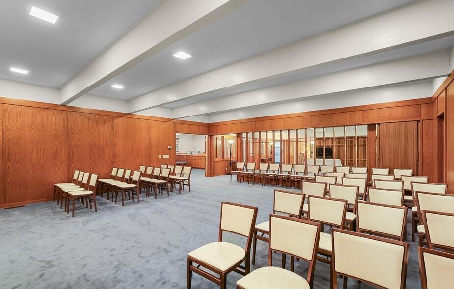 More Photos Of 1801 Commerce Blvd, Mound Funeral Home For Sale