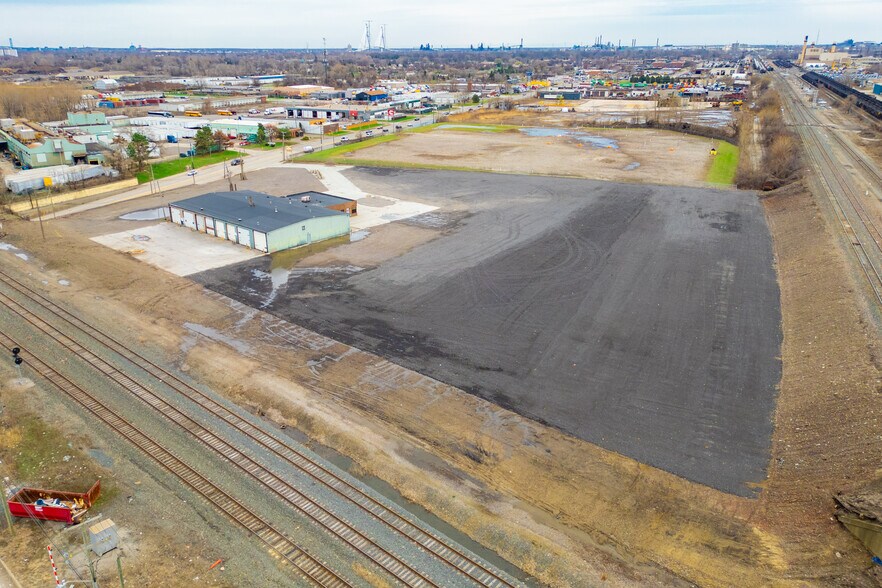 More Photos Of 3969 Wyoming St, Dearborn Truck Terminal For Lease