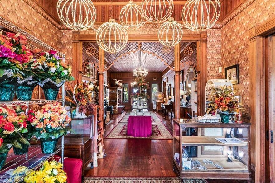 More Photos Of 323 N Main St, Swainsboro Restaurant For Sale