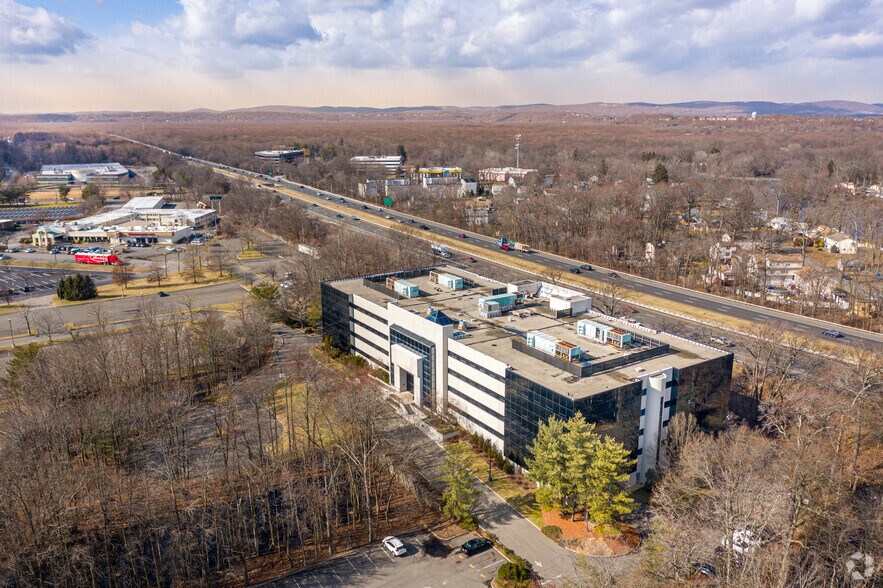 More Photos Of 695 US Highway 46, Fairfield Office For Lease