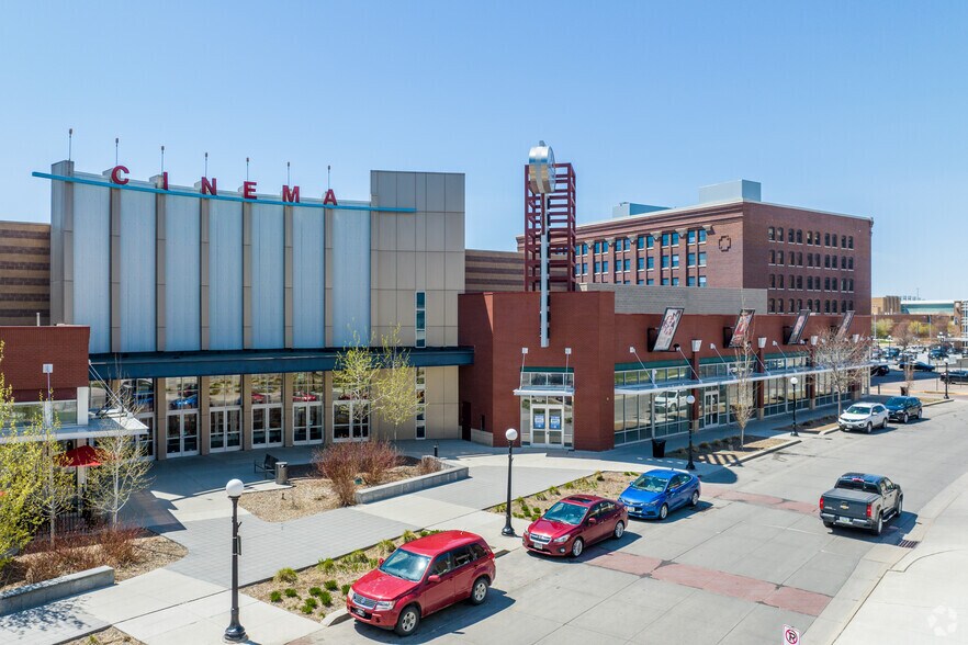 More Photos Of 900-924 4th St, Sioux City Movie Theatre For Lease