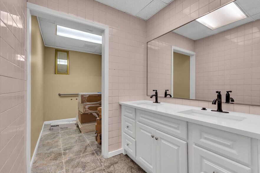 More Photos Of 1 Dag Hammarskjold Blvd, Howell Medical For Lease