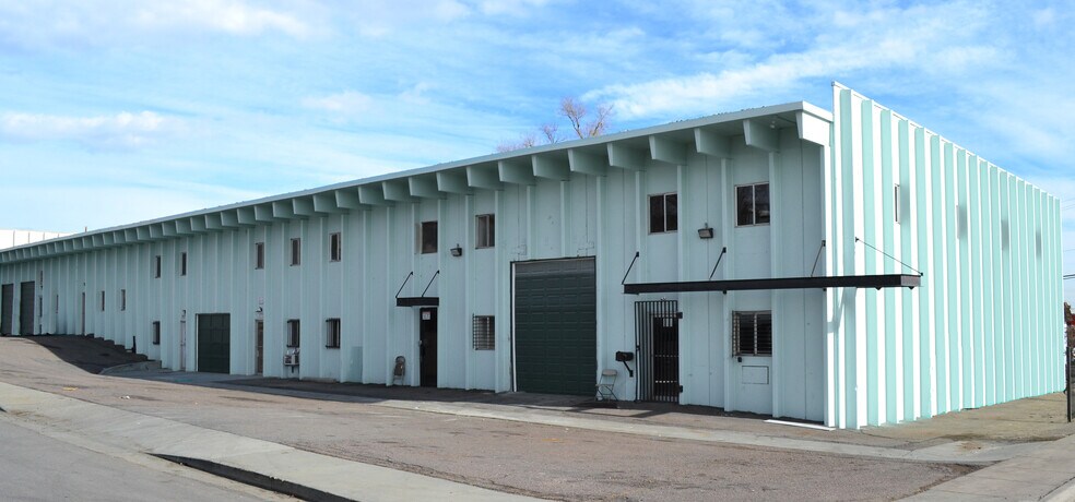 Primary Photo Of 3050-3070 S Vallejo St, Englewood Warehouse For Lease