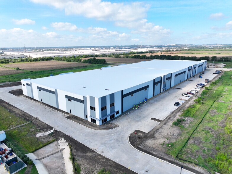 More Photos Of Tejas Way, Schertz Warehouse For Sale