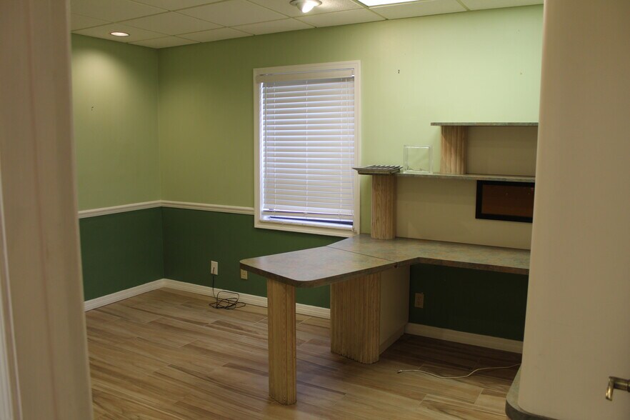 More Photos Of 7800 W Oakland Park Blvd, Sunrise Medical For Sale