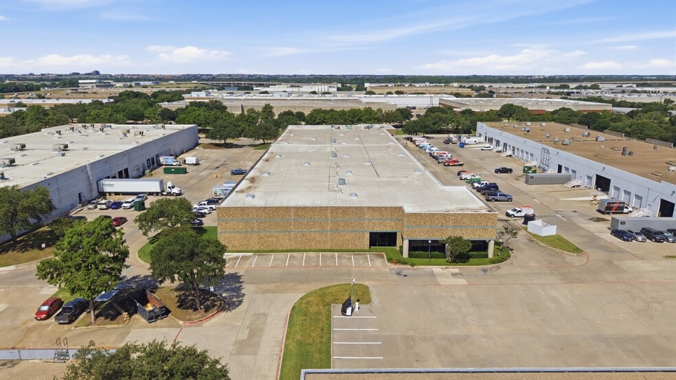 More Photos Of 13755-13775 Benchmark Dr, Farmers Branch Warehouse For Lease