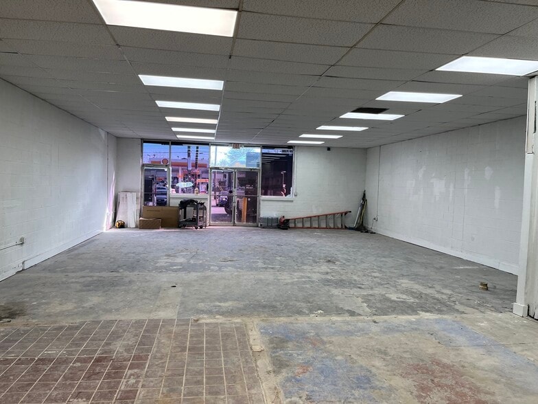 More Photos Of 495 Whitehall St, Atlanta General Retail For Lease