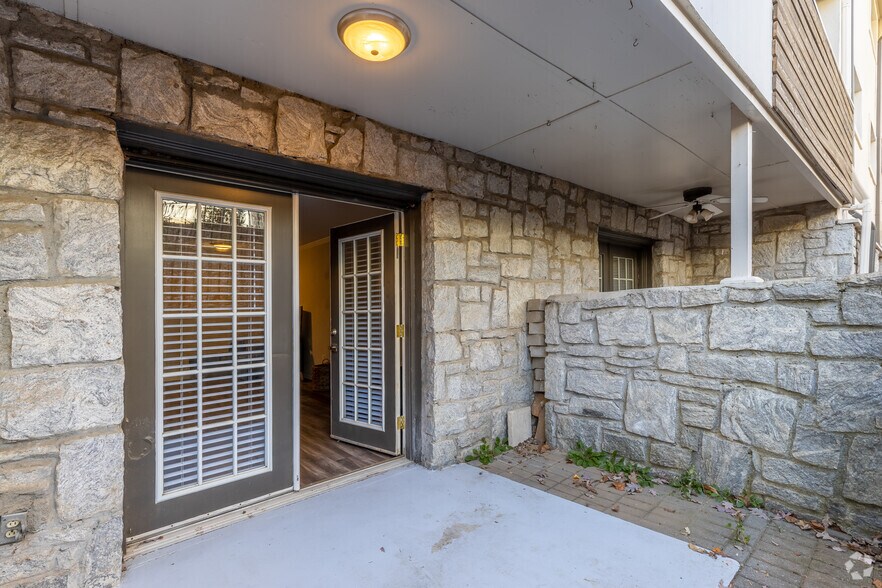 More Photos Of 55 Pharr Rd NW, Atlanta Apartments For Sale