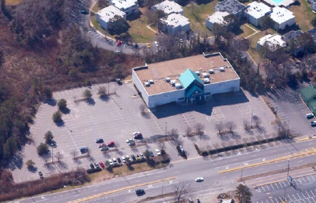 More Photos Of 941 Laskin Rd, Virginia Beach Movie Theatre For Lease