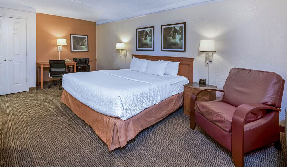 More Photos Of 6410 N Interstate 35, San Antonio Hotel For Sale