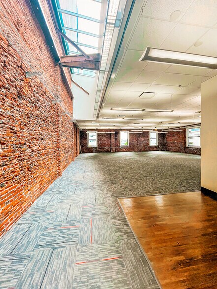 More Photos Of 920 SW 3rd Ave, Portland Office For Lease