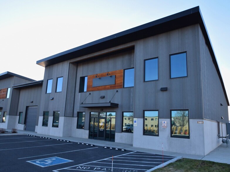 More Photos Of 2405 SW 1st St, Redmond Industrial For Lease