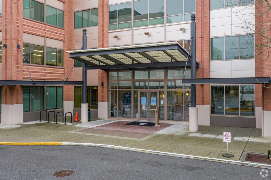 More Photos Of 16495 NE 74th St, Redmond Unknown For Lease