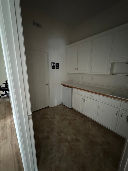 More Photos Of 440 S Peachtree St, Norcross Loft Creative Space For Lease