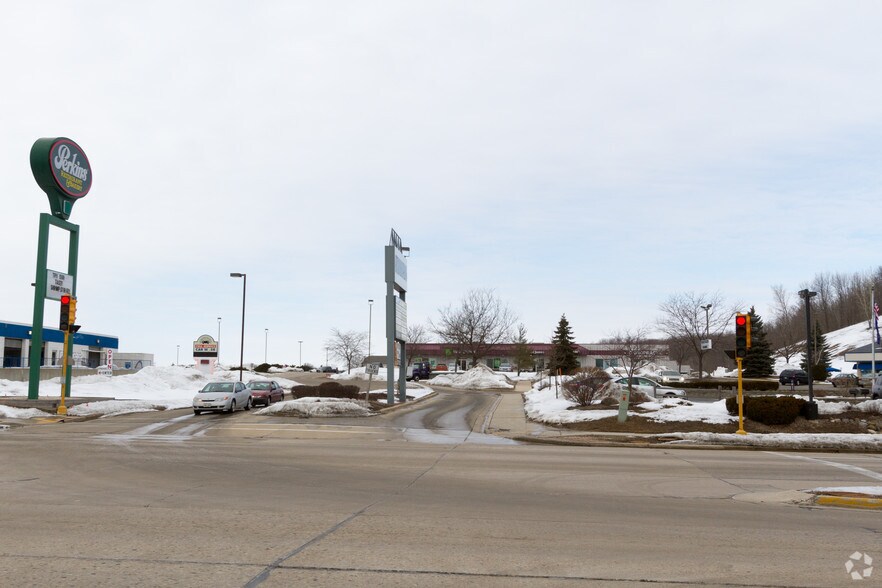 More Photos Of 2354-2380 W Washington St, West Bend Unknown For Lease
