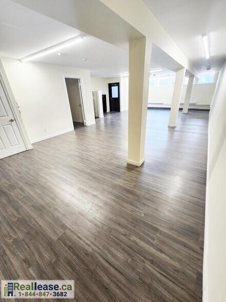 More Photos Of 138 Main St W, Shelburne Storefront Retail Residential For Lease