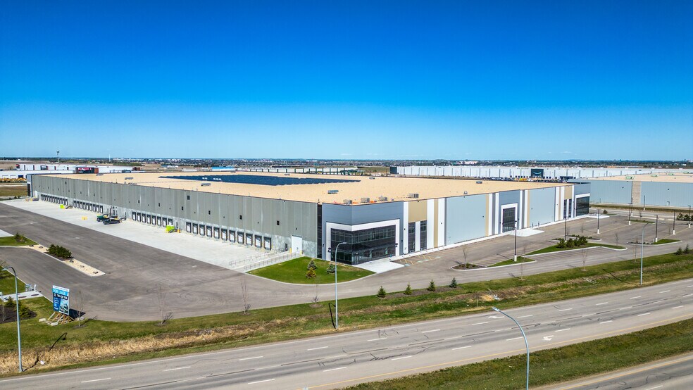 More Photos Of 1540 37 Ave, Nisku Distribution For Lease