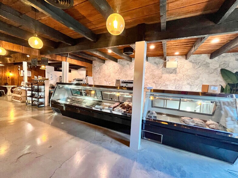 More Photos Of 14 Blue Rock Rd, Millersville Restaurant For Sale