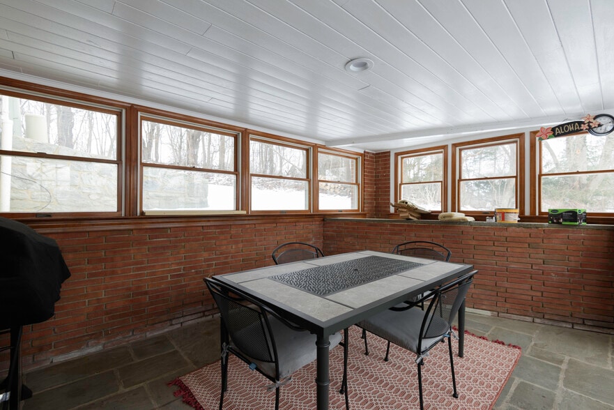 More Photos Of 166 Rosehill Ave, West Grove Multifamily For Sale