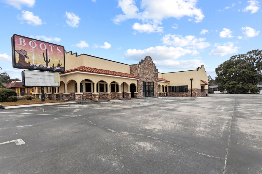 Primary Photo Of 720 E Oglethorpe Hwy, Hinesville Restaurant For Sale