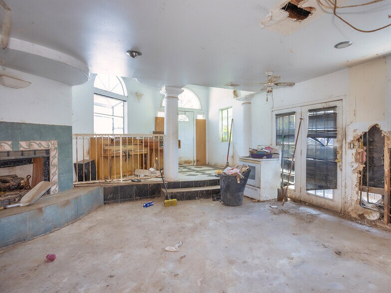 More Photos Of 4463 Bellflower Ave, West Toluca Lake Apartments For Sale