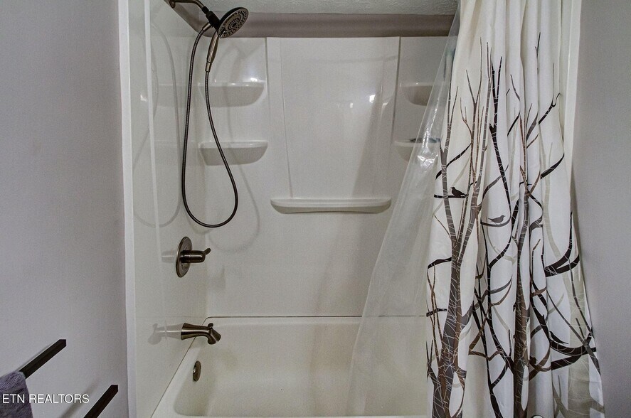 More Photos Of 2502 Harvey St, Knoxville Multifamily For Sale