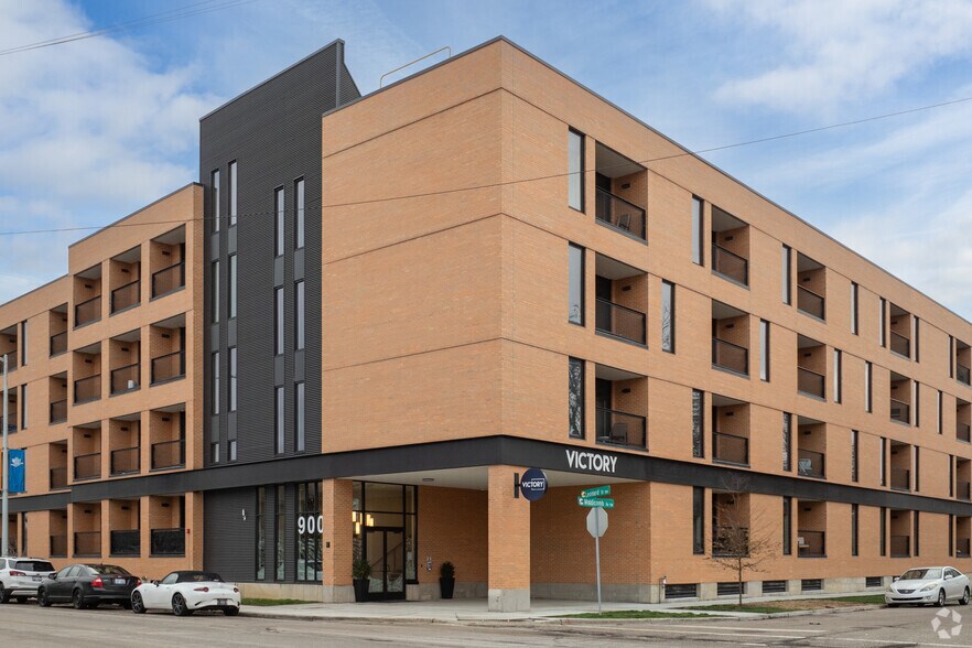 More Photos Of 900 Leonard St NW, Grand Rapids Apartments For Lease