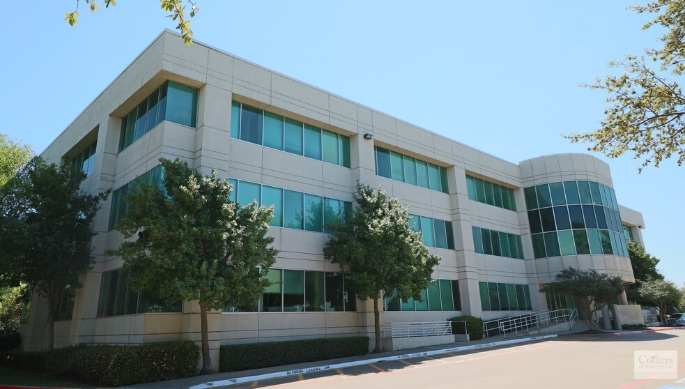 More Photos Of 2010 Valley View Ln, Farmers Branch Office For Lease
