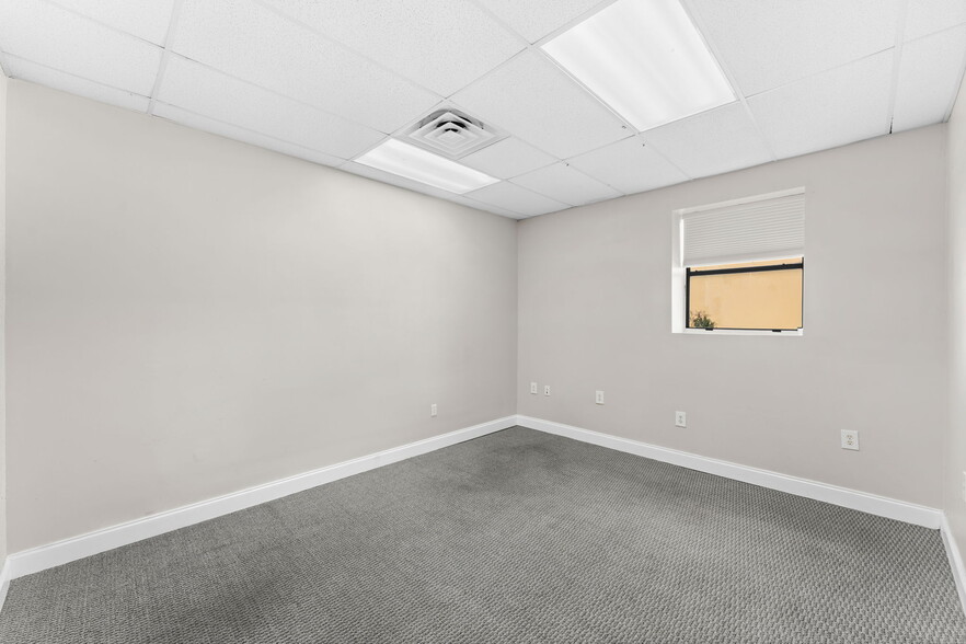 More Photos Of 226 King St, Cocoa Unknown For Lease