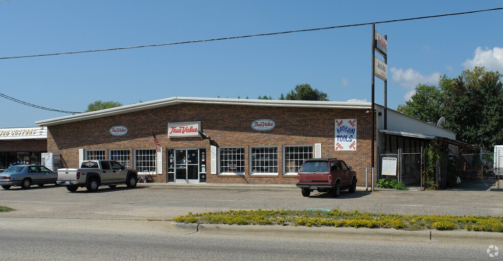 Primary Photo Of 108 S Reilly Rd, Fayetteville Freestanding For Lease
