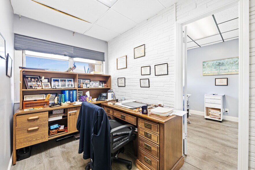 More Photos Of 1130 Bayview Dr, Fort Lauderdale Medical For Lease