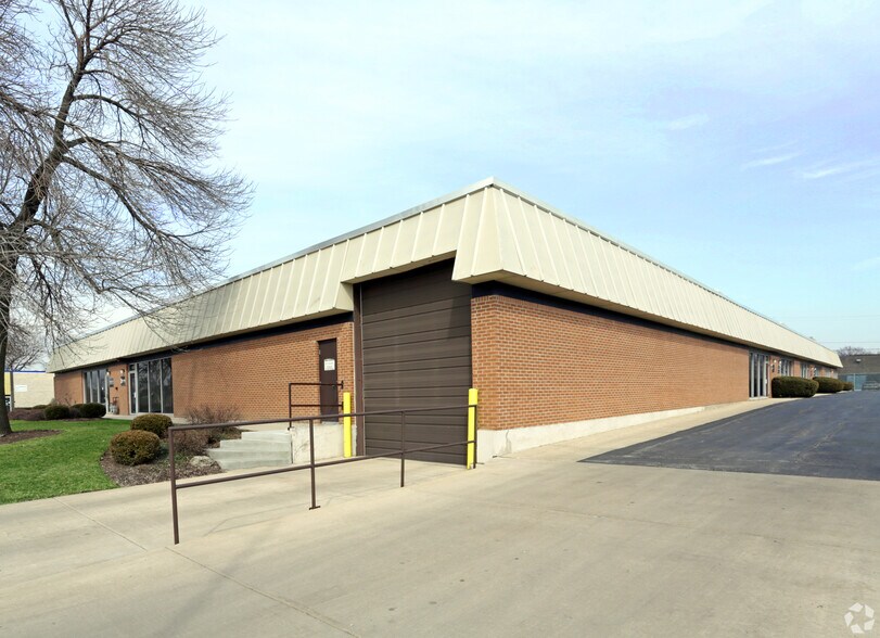 More Photos Of 851-853 Industrial Dr, Elmhurst Industrial For Sale