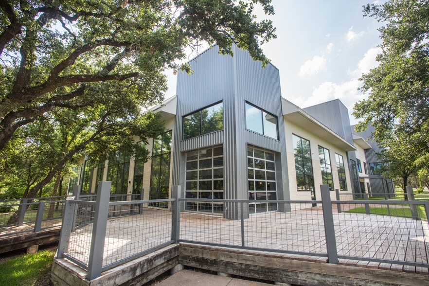More Photos Of 4001 W Parmer Ln, Austin Office For Lease