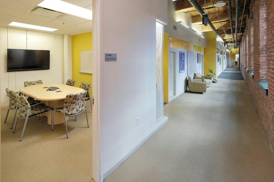 More Photos Of 166 Valley St, Providence Office Residential For Lease