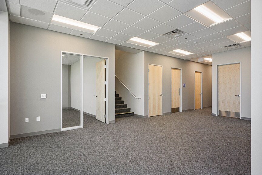 More Photos Of 9590 S Rainbow Blvd, Las Vegas Distribution For Lease