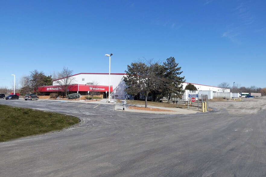 Primary Photo Of 340 N Fenway Dr, Fenton Manufacturing For Lease