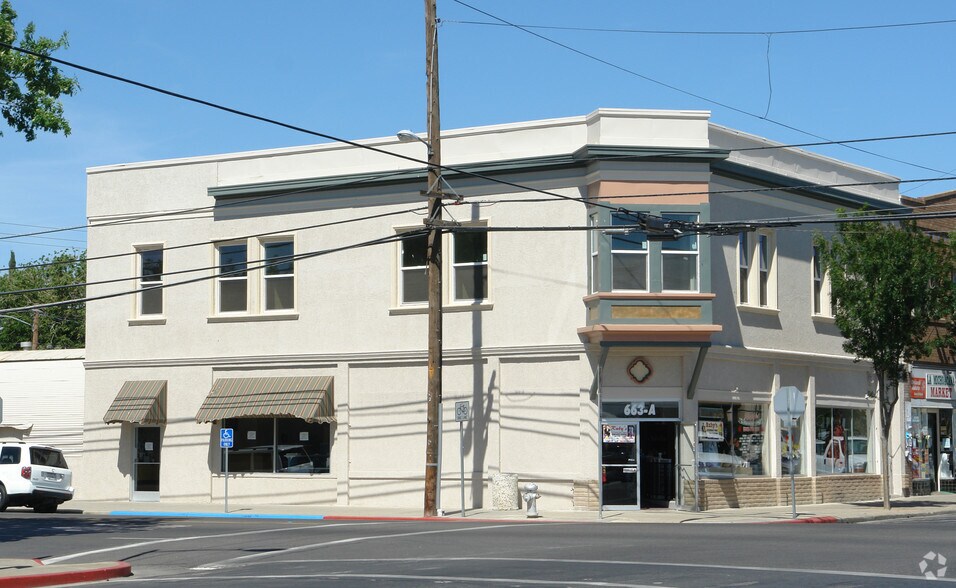 Primary Photo Of 661-663 I St, Los Banos Storefront Retail Residential For Sale