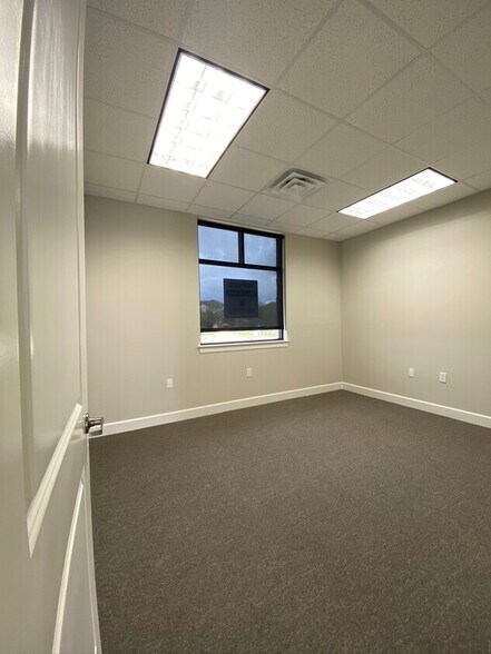 More Photos Of 6110 Sienna Ranch Rd, Missouri City Office For Lease