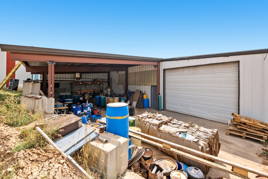 More Photos Of 97 S Red Willow Rd, Evanston Manufacturing For Lease