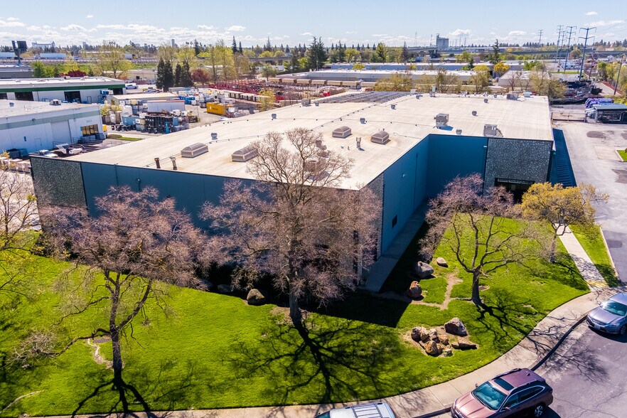 More Photos Of 3959-3971 Commerce Dr, West Sacramento Warehouse For Sale