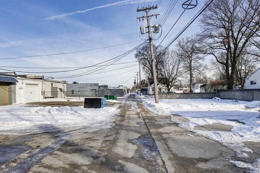 More Photos Of 24354 John R Rd, Hazel Park Flex For Sale